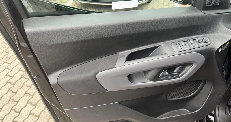 Toyota Proace City Verso cena 98800 przebieg: 119776, rok produkcji 2020 z Ostrowiec Świętokrzyski małe 106
